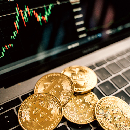 Une illustration montrant un graphe du cours du Bitcoin